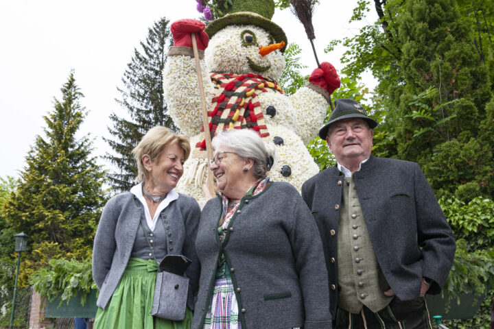 Der Schneemann Gustl entschied den Narzissenkorso beim 62. Narzissenfest für sich.